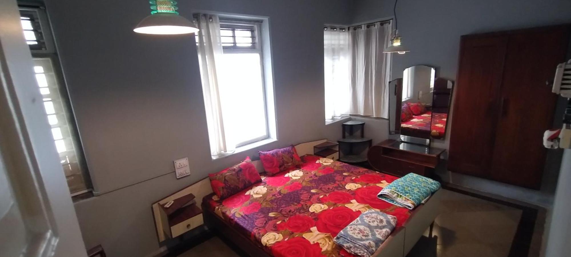 Madhav Bhavan Guest House Pune Zewnętrze zdjęcie